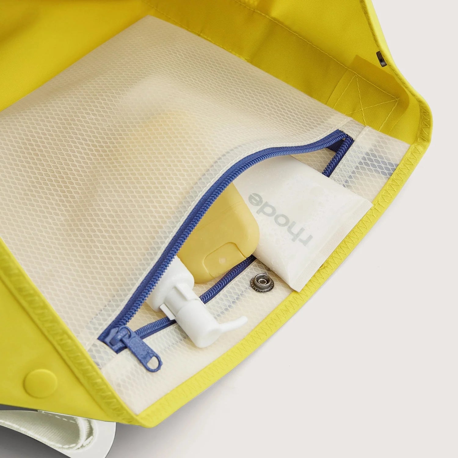 Coast 40L Tote